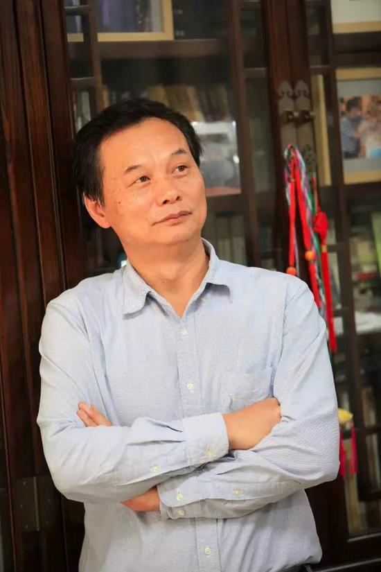 北京大学中国画导师工作室研修班导师 陈芳桂