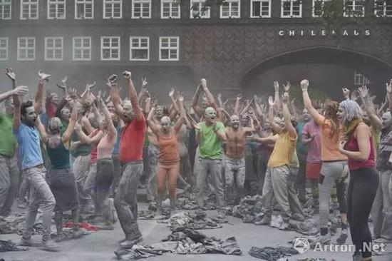2017年7月5日，德国汉堡大型行为艺术“僵尸游行”现场