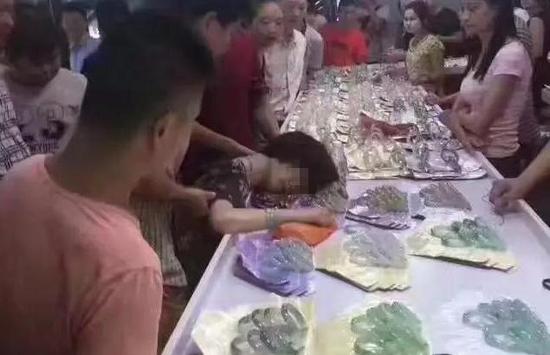 点击查看源网页