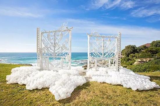 Jane Gillings， The Pearly Gates， Sculpture by the Sea， 2016。 Photo Reni Indrawan