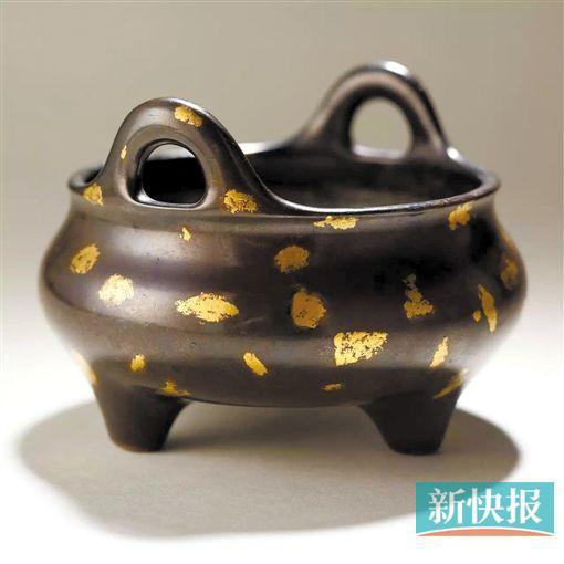 冲天耳金片三足炉,明崇祯,为王世襄旧藏。北京匡时2010年秋拍拍品,成交价人民币1512万元。