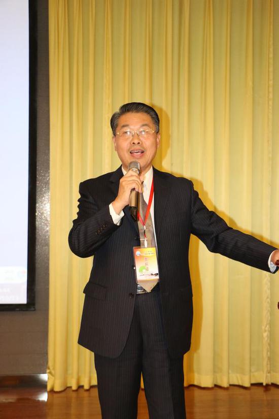 玉文化学者李维翰