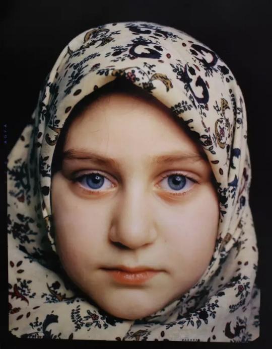 Céline van Balen,Figen, from the series“Islamic Girls”,1998