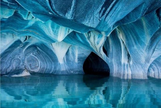 《MARBLE CAVES》，智利卡雷拉湖溶洞