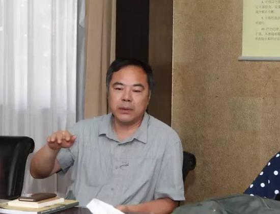 南京市文联副主席、南京市美协执行主席濮存周就理事会成立致辞，对研究会的发展，提出了建议和要求，并对理事会的成立表示祝贺。