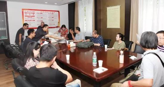 理事会会议现场