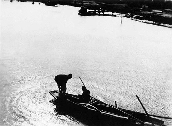 渔光曲 沙飞摄 1936年《渔光曲》第一次发表在黑白影社1935年组织的摄影展览