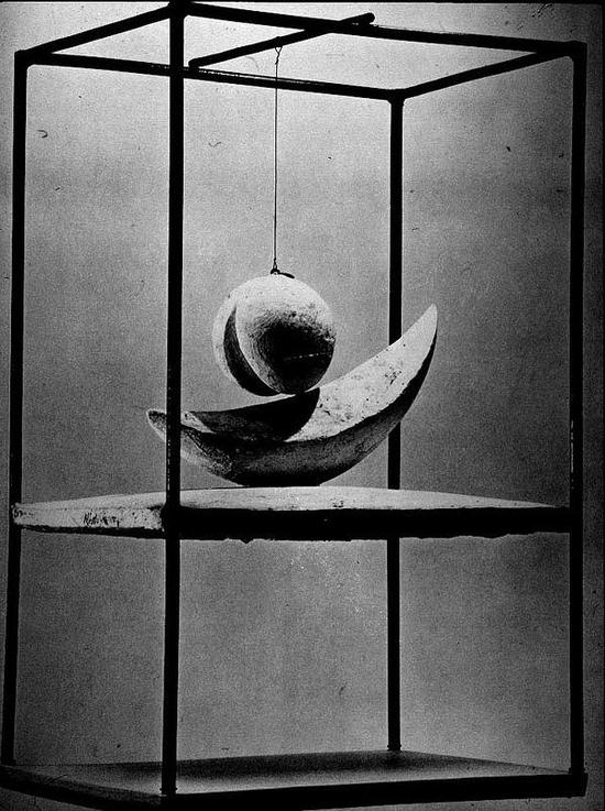 《悬浮球》（Suspended Ball），1930年