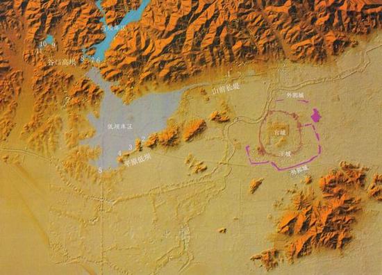 水坝与古城位置，及古城周边地形等高模拟图