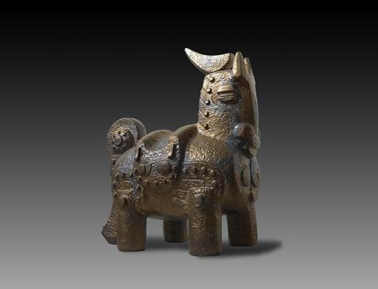 《天马》 简锡昭
陶艺, 66cm×58cm×36cm , 2006