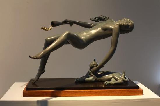 《失眠 · 猫》 陆增康
铸铜, 50cm×60cm×40cm , 2014