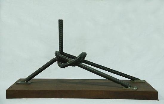 《结构 1 》 黎明
钢 ,48cm×20.5cm×59cm ,1997
