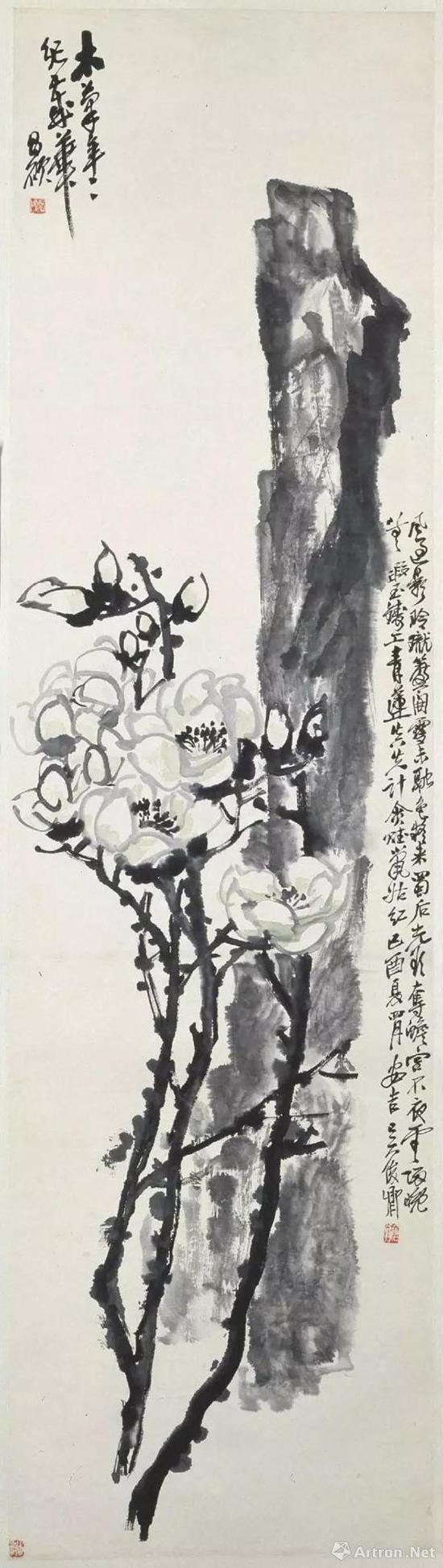 玉兰图轴 纸本，设色，纵174.8cm，横47.5cm