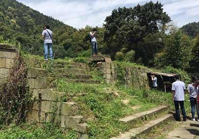 2017年“川渝古道”公众考古活动在慈云寺（图片来源：重庆市文遗院）