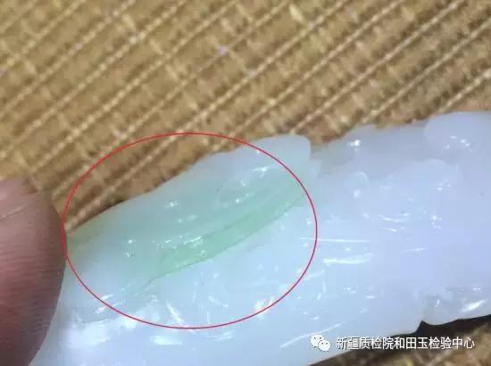 3、其它工艺类拼合,这类拼合能更好的体现出玉石的美丽。