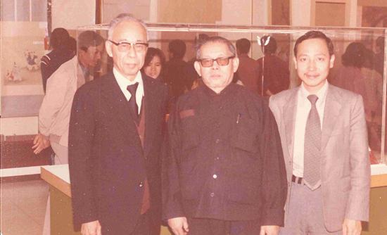 饶宗颐、关万里（中）与许礼平合影于澳门，约1980年