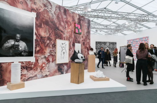 2017年弗里兹伦敦艺博会加文·布朗画廊现场。图片:Mark Blower;Courtesy of Mark Blower/Frieze