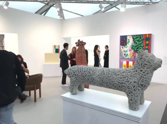 先驱街画廊在2017年度弗里兹伦敦的展位。图片:Lorena Mu?oz-Alonso