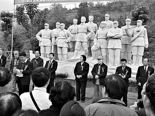 建雕塑立丰碑 缅怀68年前的南下英烈|纪念园|平