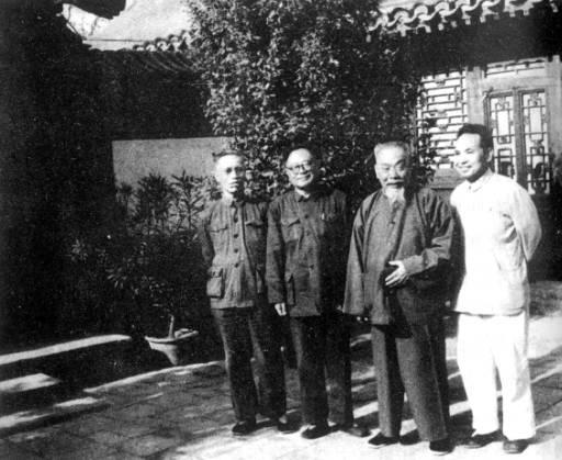 金灿然、陈垣、陈乃乾、潘达人合影（从右至左）