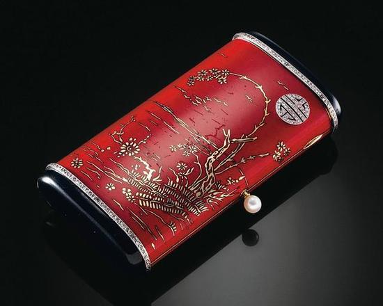 珐琅嵌钻石“寿”字山水画长方形粉盒 约1920-1925年 署名：拉克洛什