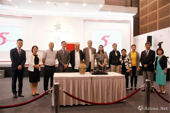 九如园主人向上海博物馆捐赠青铜器仪式现场