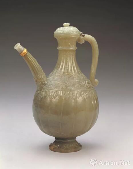 青玉瓜棱执壶 清 痕都斯坦玉器风格 北京故宫博物院藏品