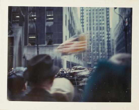 “它们完好地纪念着曾经的世界——以及我们所失去的” 纽约大游行,1972年。图片来源:维姆·文德斯/致谢维姆·文德斯基金会