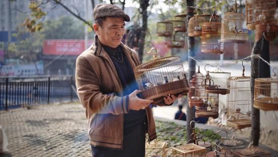 晚年时光，许伯伯的生活情志，大抵可以用“含饴弄孙”概括之。