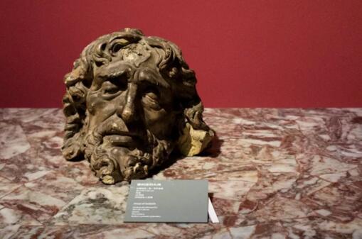 安德烈亚·韦罗基奥，《歌利亚的头颅》，灰泥塑像