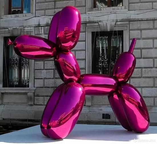 ▲皮诺藏品：杰夫·昆斯 《气球狗》在格拉西宫长年展示