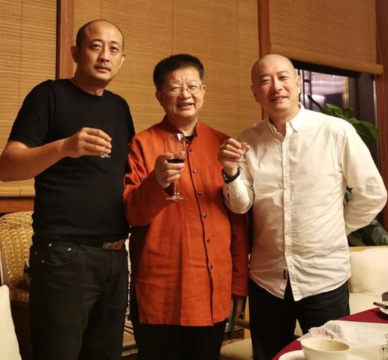 左起:国寿嘉园·逸境总经理庄东辉先生、中国国家画院副院长曾来德先生、傅榆翔