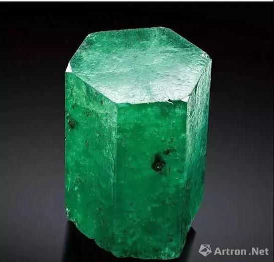 哥伦比亚木佐矿祖母绿晶体142.05克 　　北京保利十二周年秋季拍卖会