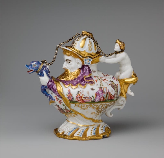 大都会博物馆收藏的迈森制造厂制造的带盖茶壶，约 1719-1730年