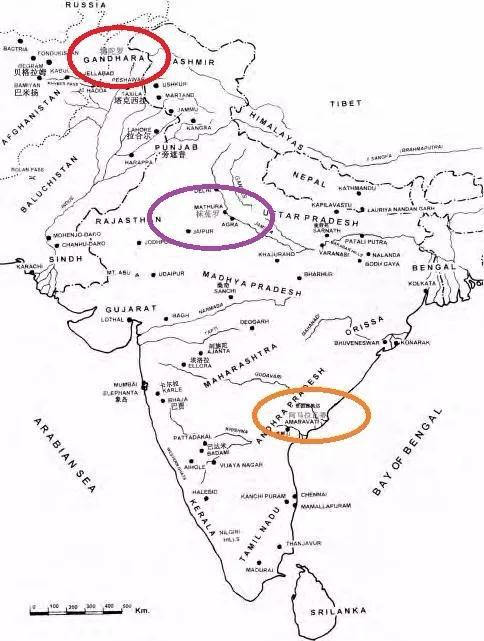 地图中，红圈为犍陀罗地区，紫圈为秣菟罗地区，橙色圈为阿玛拉瓦蒂地区