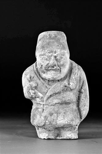 移交的国家二级文物唐代仁陶彩绘男俑 供图/深圳南山博物馆