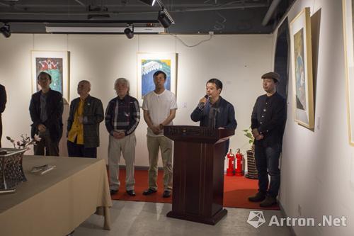 本次画展学术主持、中国美术馆收藏部副主任王雪峰为画展开幕式致辞