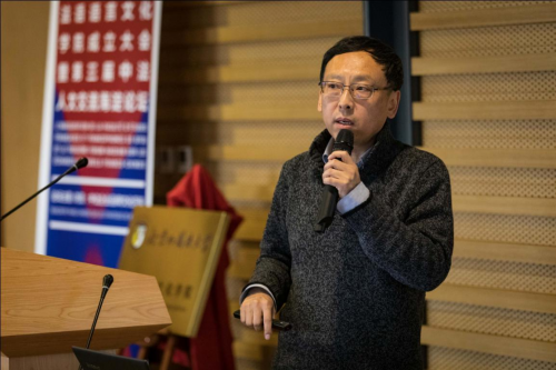 北京大学考古文博学院教授杭侃先生做了题为“博物馆中的文创元素”的主旨发言