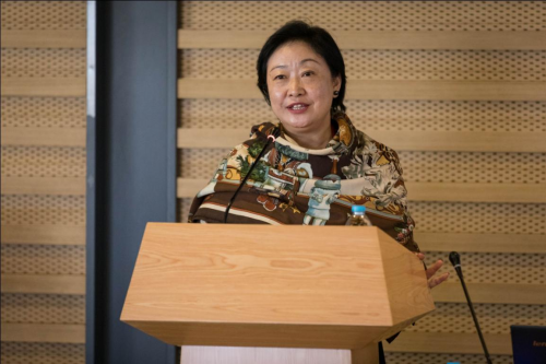空中客车（中国）公司副总裁米晓春女士做题为“胸怀中国，放眼世界——中欧文化融合下的企业传播”的案例分享