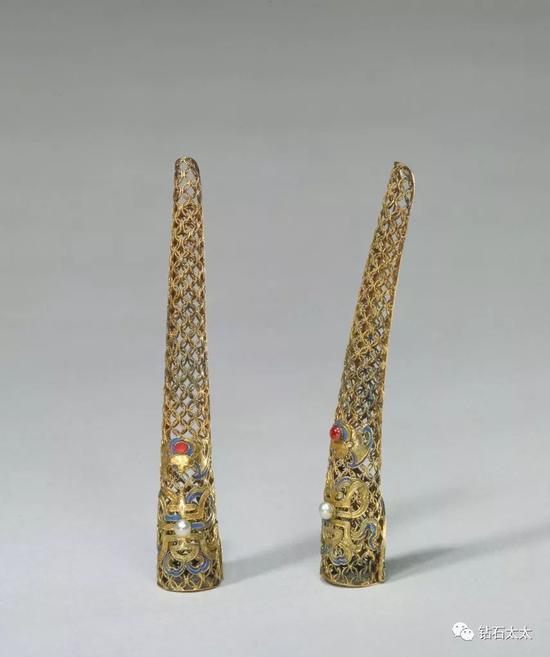 银鎏金累丝嵌珠石指甲套 清,故宫博物院藏品