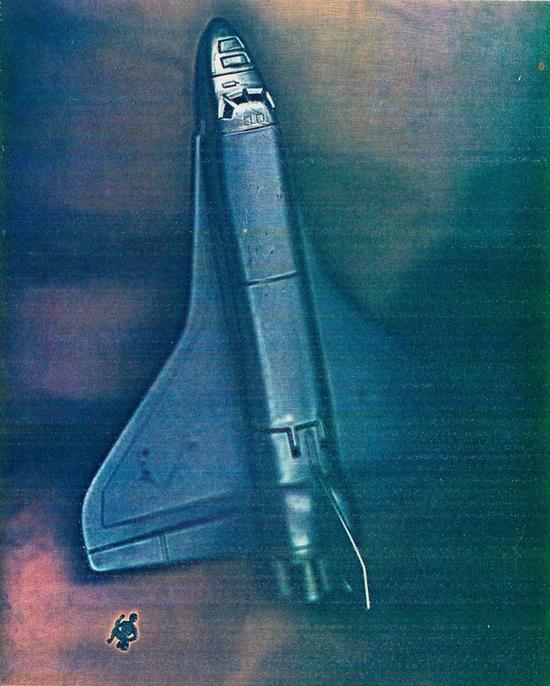 莱斯利.希夫1981年作品：航天飞机与士兵