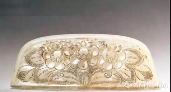 宝相花玉梳背(图四)