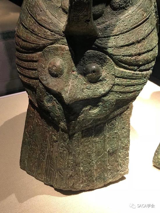 ▲ 妇好鸮尊,鸮纹