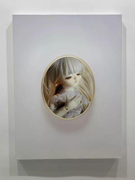 陈颖 《魔镜Mirror》 油彩画布 100x80cm 2019 120,000RMB 已售