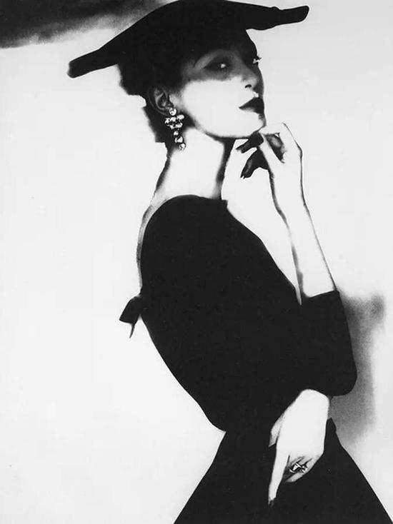 by Lillian Bassman