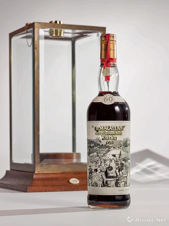 1926年Macallan 60年威士忌、Peter Blake创作酒标，以843，200美元成交