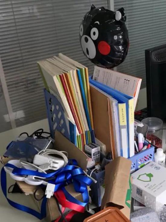 图说:警方现场缴获的部分作案工具