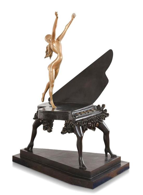 萨尔瓦多·达利，超现实主义钢琴，铜雕，1954年构思，1984年后铸造