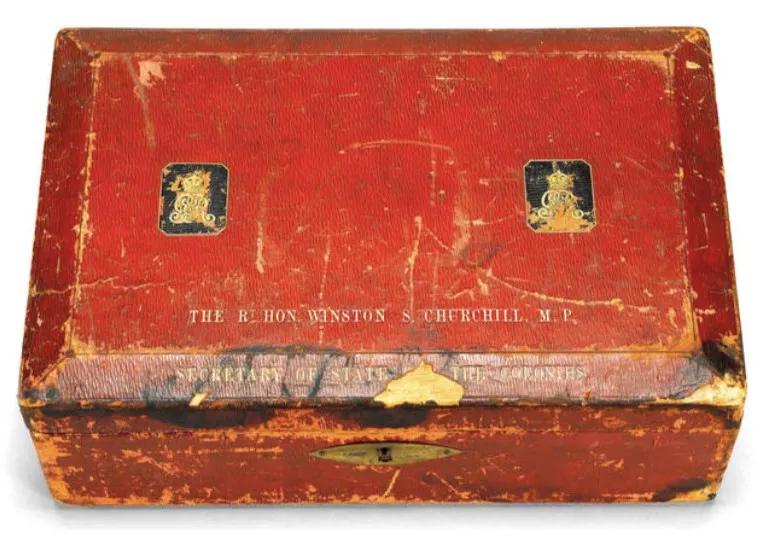 Despatch Box owned by Winston Churchill， by John Peck & Son， London， about 1921。 © Victoria and Albert Museum， London