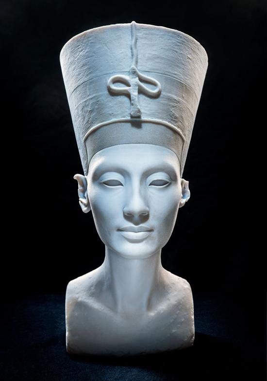 The Other Nefertiti by Jan Nikolai Nelles and Nora Al-Badri。 Courtesy the artists